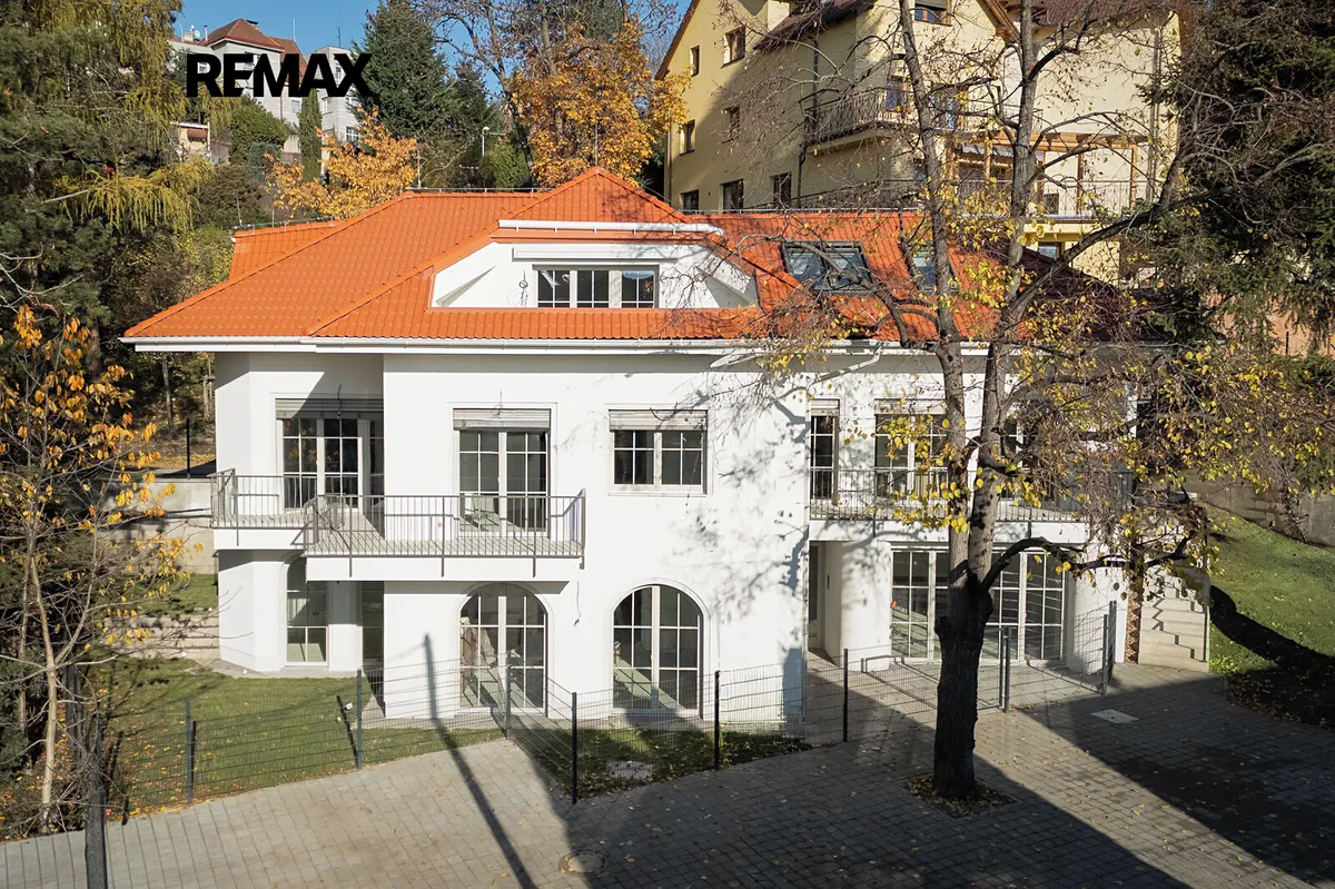 Prodej vily 462 m², pozemek 984 m²